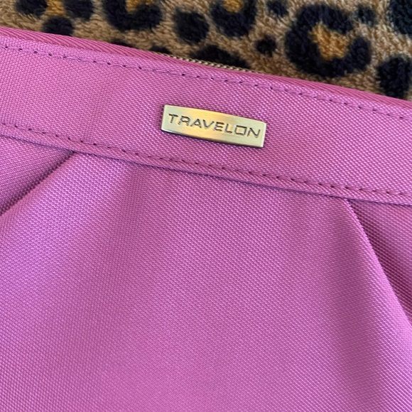 Sale🎉Travelon zip around wallet - Picture 5 of 9